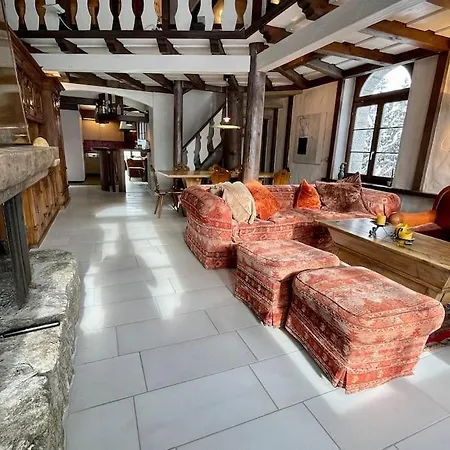 Wef 2026 Exclusive And Spacious 160mq In A Castle 아파트