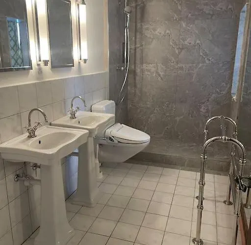 Exclusive 160mq Castle In *